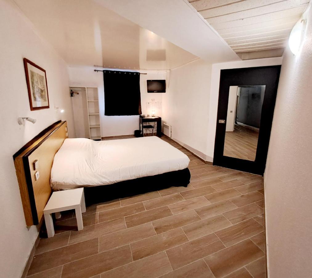 Crystal Hotel Saint Denis Basilique Luaran gambar