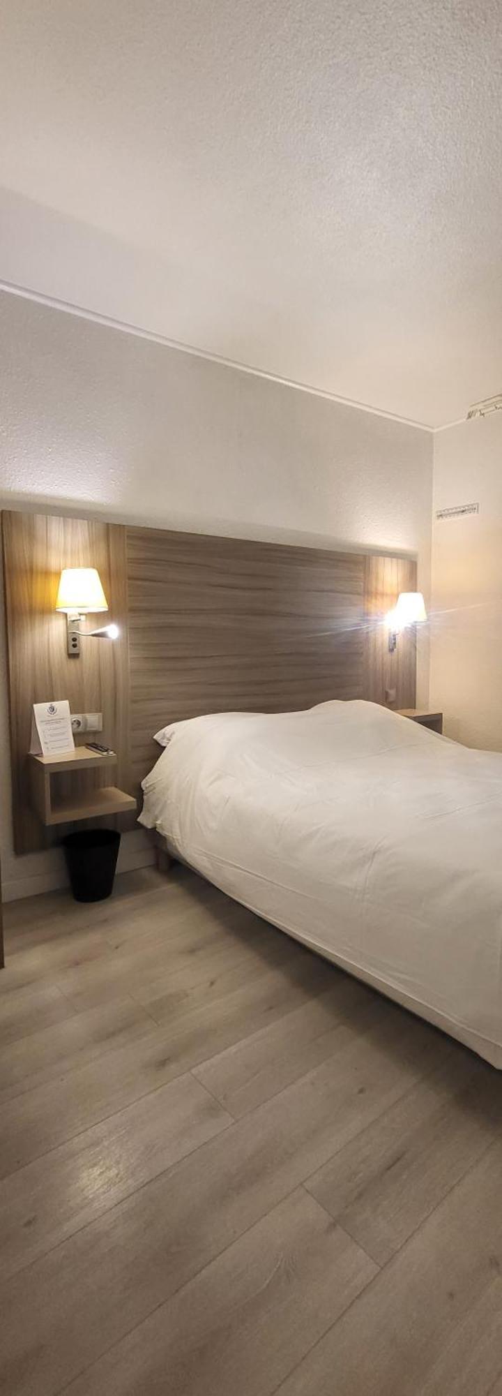 Crystal Hotel Saint Denis Basilique Luaran gambar